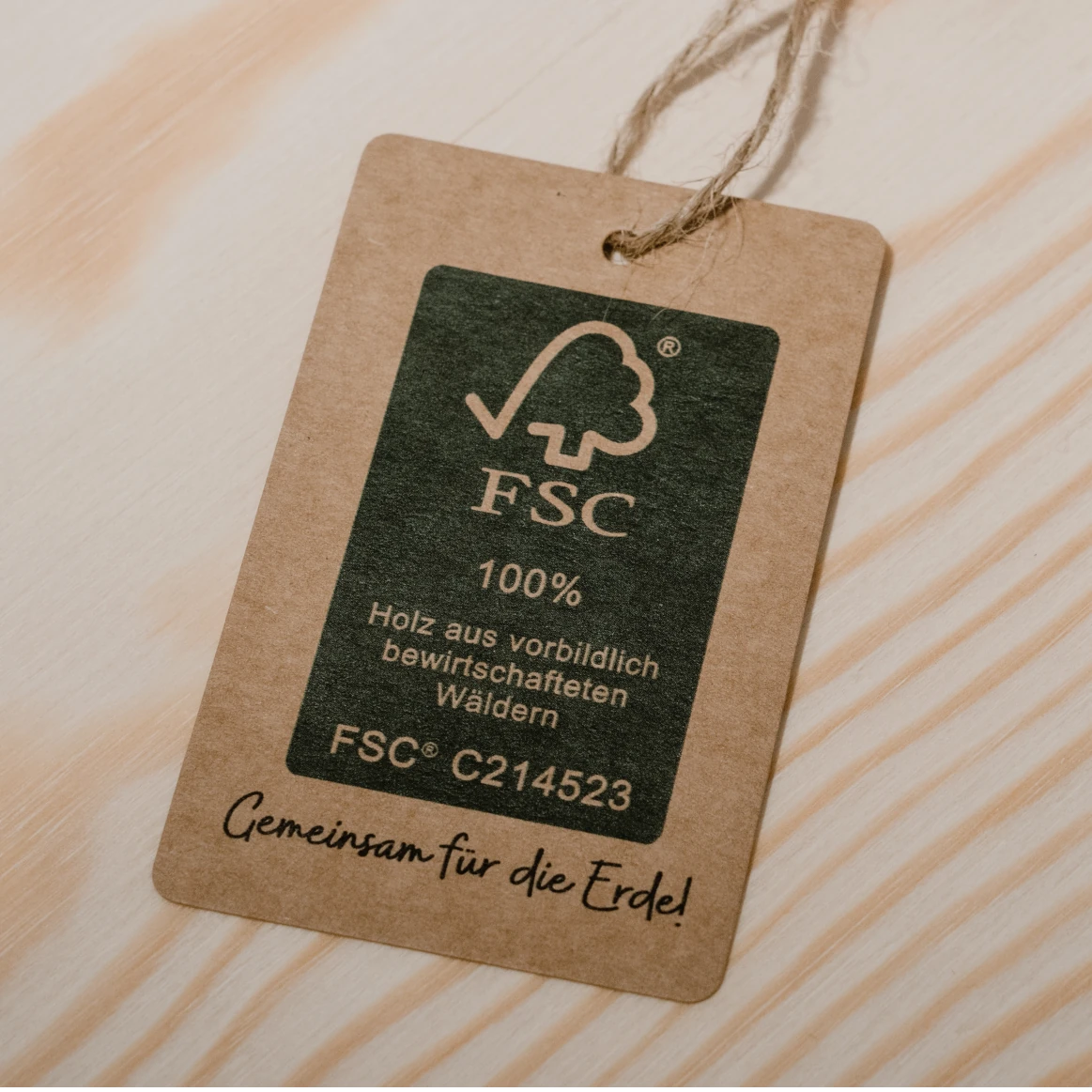 Eine Anleitung zum Pflanzen einer Kiefer mit Samen die jeder Bestellung beigefügt ist